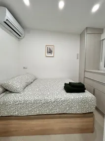 AeroSuites103 Madrid Accommodation - Image 3
