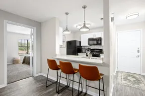 3BR Near Downtown ~ Parking ~ Pool ~ Gym ~ SXSW - Image 4