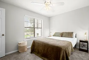 3BR Near Downtown ~ Parking ~ Pool ~ Gym ~ SXSW - Image 2