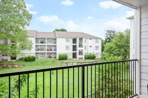 3BR Near Downtown ~ Parking ~ Pool ~ Gym ~ SXSW - Image 3