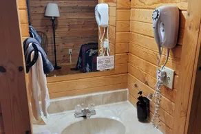 Cabin #10 at Holy Smoke Resort - Image 4