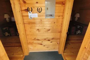 Cabin #10 at Holy Smoke Resort - Image 5