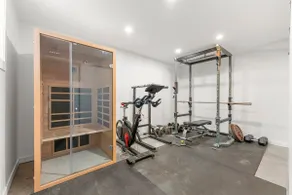 Urban Art Loft - 4 Beds, Gym, Sauna, Hot Tub - Image 4