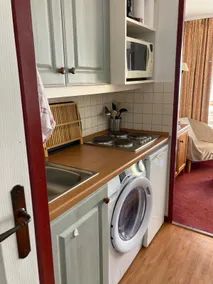 Charming furnished ideally located - Image 2