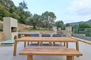 Luxury & Modern Villa with Heated Private Pool - Image 5