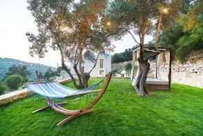 Luxury & Modern Villa with Heated Private Pool - Image 3