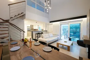 Luxury & Modern Villa with Heated Private Pool - Image 4