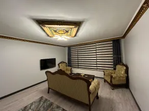 Gold House - Image 3