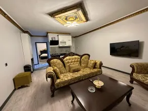 Gold House - Image 5