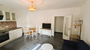 Travel Art Boardinghouse - Image 2