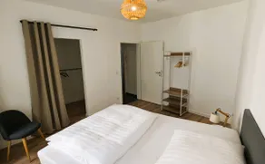 Travel Art Boardinghouse - Image 4
