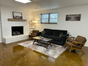 Charming One Bedroom One Bath w/ Mountain Views! - Image 3