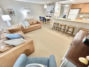 Beachfront 2 Bedroom In Town - Image 3