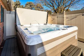 Serenity Inn *hottub*backyard*9 min SIght n Sound - Image 4