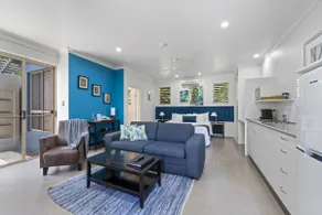 Blue Summit Hideaway -Luxury King/Twin Spa Villa 6 - Image 2