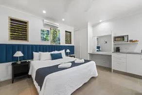 Blue Summit Hideaway -Luxury King/Twin Spa Villa 6 - Image 3