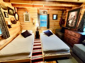 Quakertown Cabin - Image 4