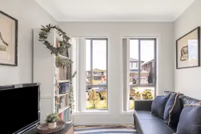 KozyGuru Marsden Park Charming 5Bed Backyard - Image 3