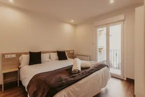 Urban apartment in El Ripollès - Image 4