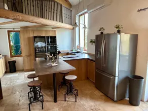 West Wing Loft-style flat with private balcony - Image 4