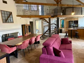 West Wing Loft-style flat with private balcony - Image 2