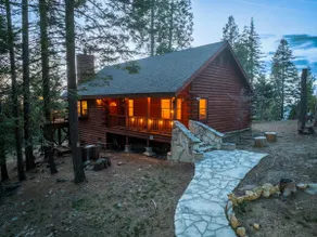 Cozy Mountain Getaway! Main Cabin+Bunkhouse - Image 3