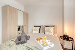 Cozy, modern and close to Paris - Image 2