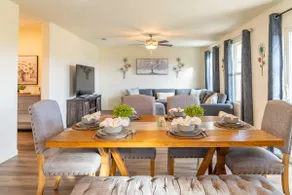 Luxurious Family Home 5Bd/3Bath - Image 5