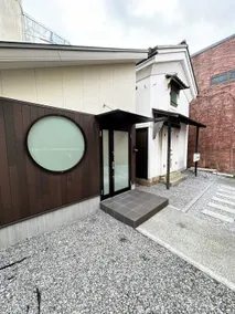 Hikone Ginza Guest House, a renovated 100-year-old warehouse with a retro atmosphere - Image 5