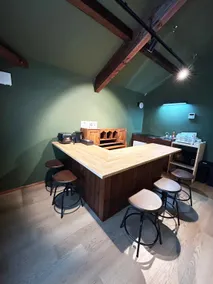 Hikone Ginza Guest House, a renovated 100-year-old warehouse with a retro atmosphere - Image 3