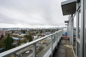 Penthouse with Stunning Views - Image 4