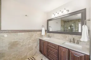 Modern 4BR Home · Sleeps 8 · 20 min to Denver - Image 5