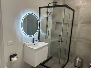 1 BR Deluxe in Adamstown Heights - Image 3