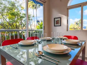 Corner apartment with patio by the beach - Image 5