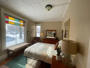 Charming and Sunny 3 Bedroom - Image 3