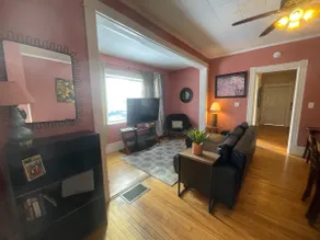 Charming and Sunny 3 Bedroom - Image 2