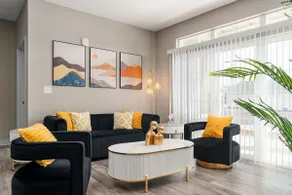 Lux Haven Whitestown - Image 3