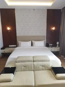 Luxury Suite at Leela Residences Bangalore - Image 4