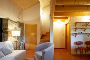Discover the beauty and peace of the countryside - Image 2