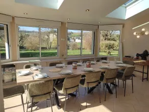 Large family home with heated pool - Image 5
