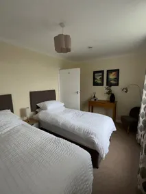 Charming 2 Bedroom Flat in Cooden Beach - Image 4