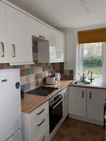 Charming 2 Bedroom Flat in Cooden Beach - Image 5