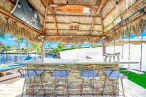 Pool & Waterfront! Tiki Hut+Close To Beach! - Image 2