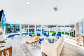 Pool & Waterfront! Tiki Hut+Close To Beach! - Image 4