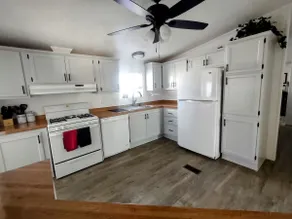 Mustang Ranch Bunkhouse - Image 5