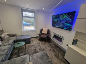 Stunning Modern Riverside Cottage - Image 2