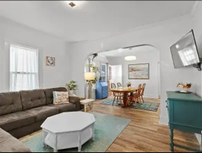 Clara Vida Inn- 1/2 Block from Lake and beach! - Image 2