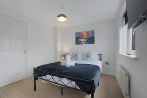 New! Spacious Retreat for 10 Perfect for Families! - Image 3