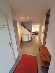 Spacious/quiet semi-detached house + 3 free parking spaces - Image 3