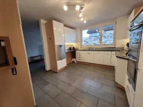 Spacious/quiet semi-detached house + 3 free parking spaces - Image 4